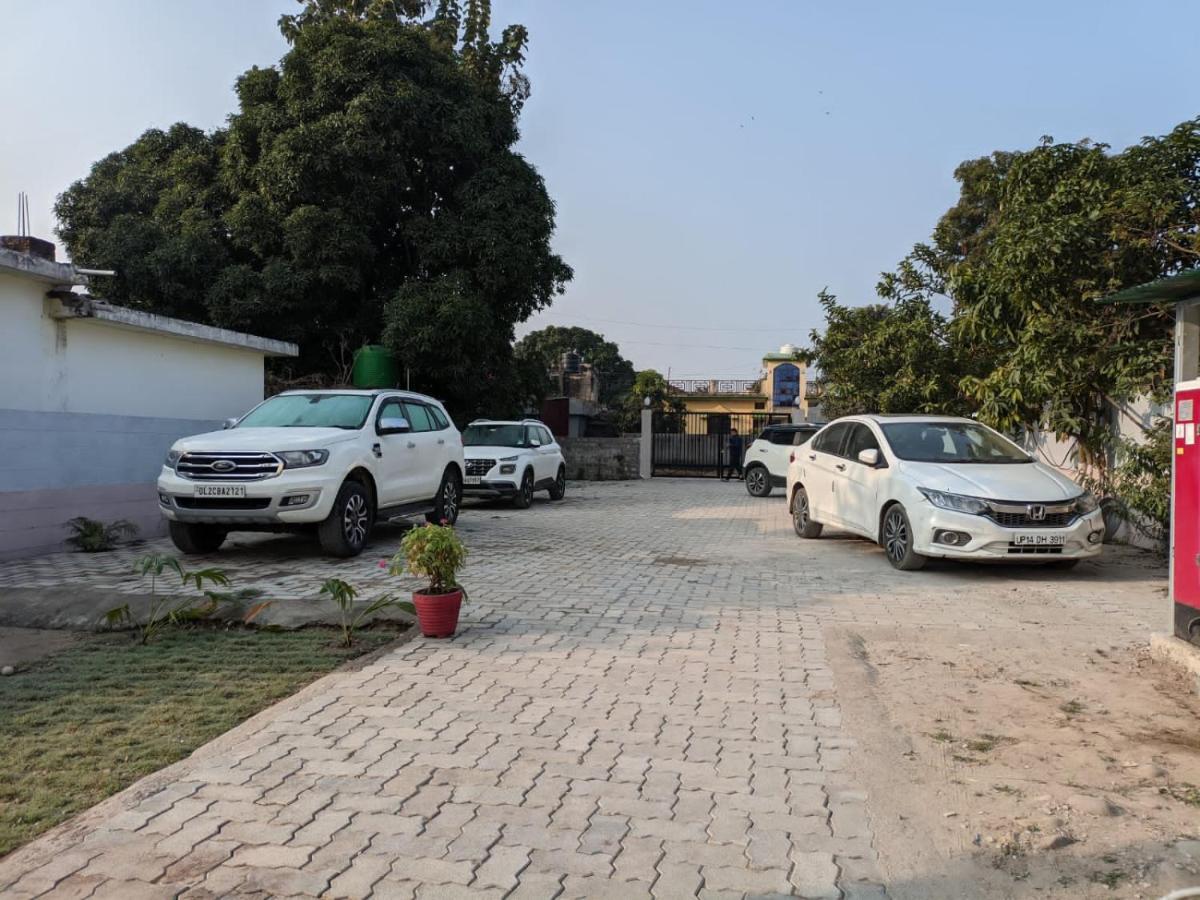 Corbett Veda Inn Rāmnagar Exterior foto